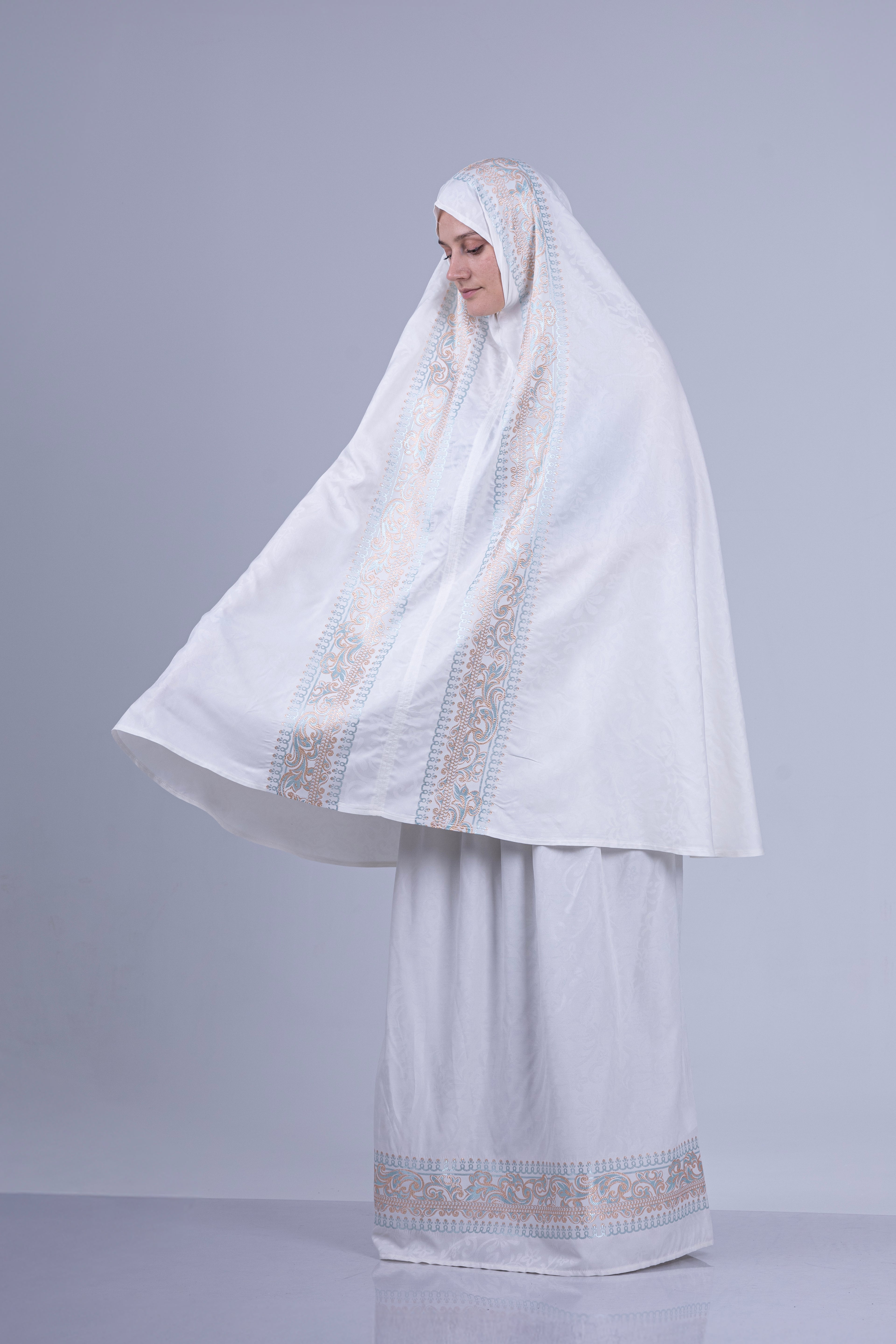 طقم صلاة صاف