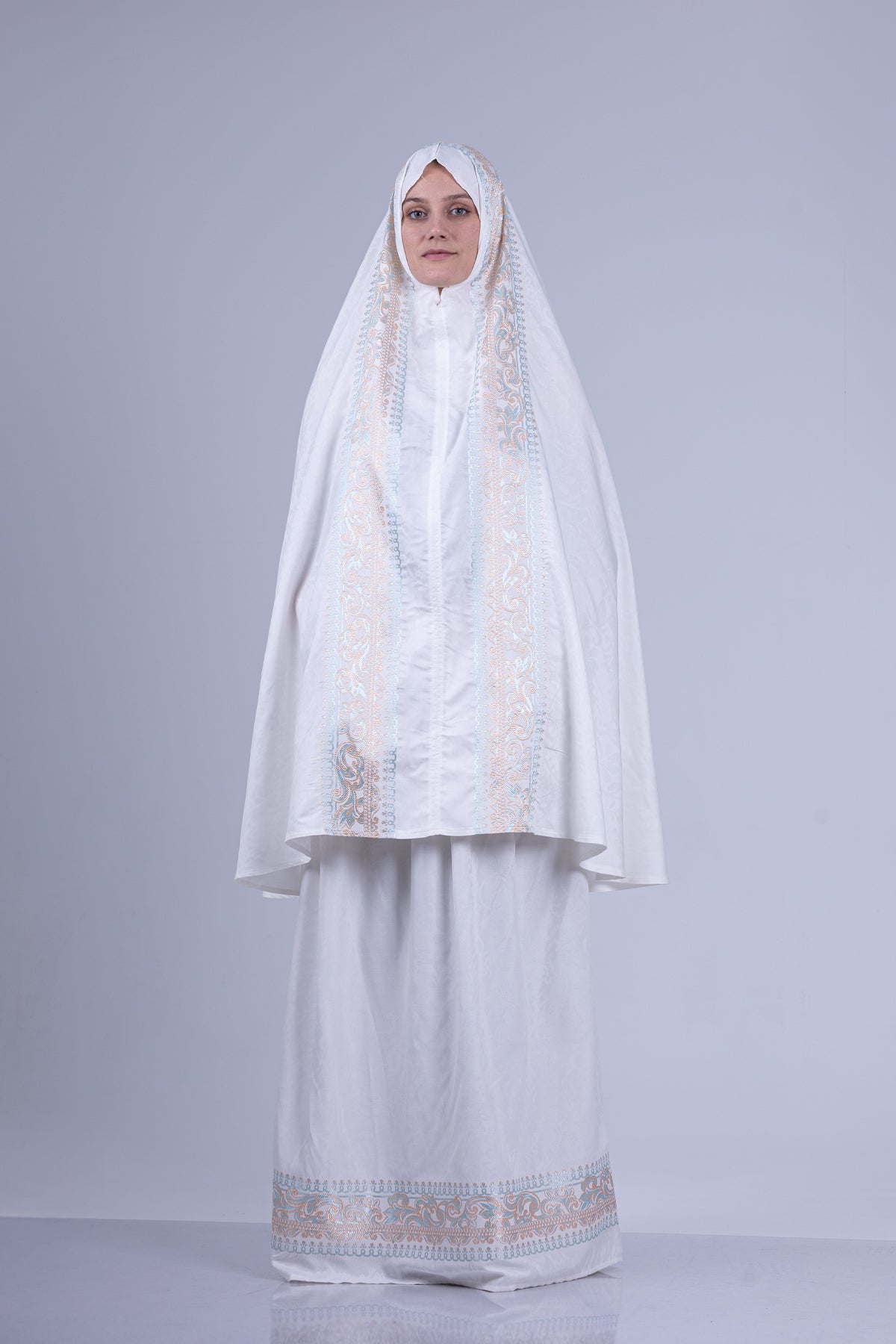 Saf İki Parça Namaz Takımı